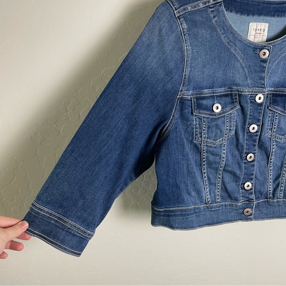 ❌SOLD Torrid Denim Crop Collarless Jacket 2X NWT 12726818 - Picture 5 of 13